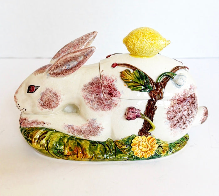 D9 - Rabbit Box - With Lemon