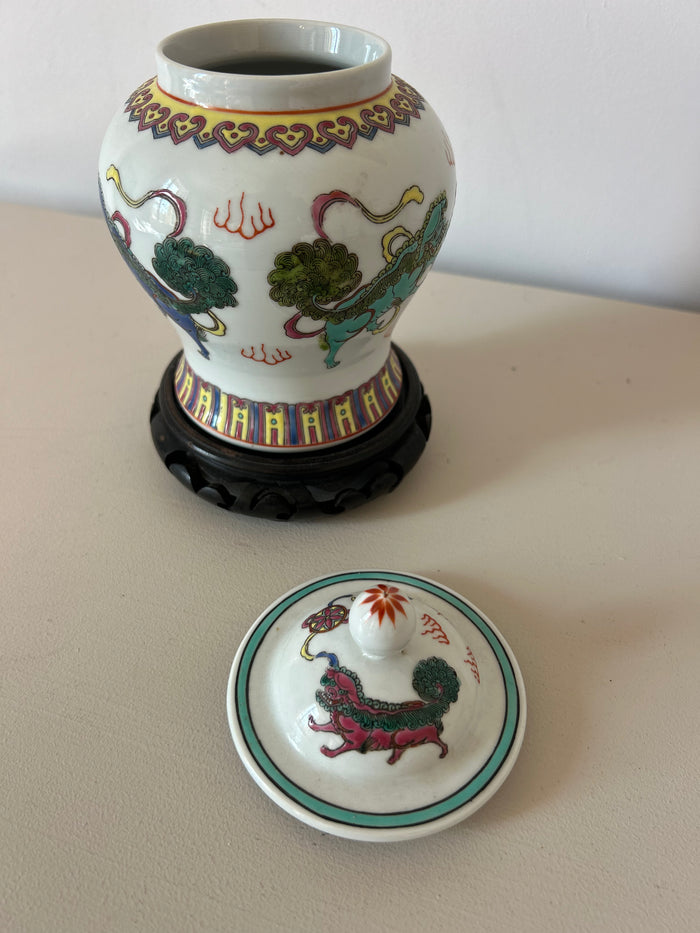 Vintage Chinese porcelain ginger jar