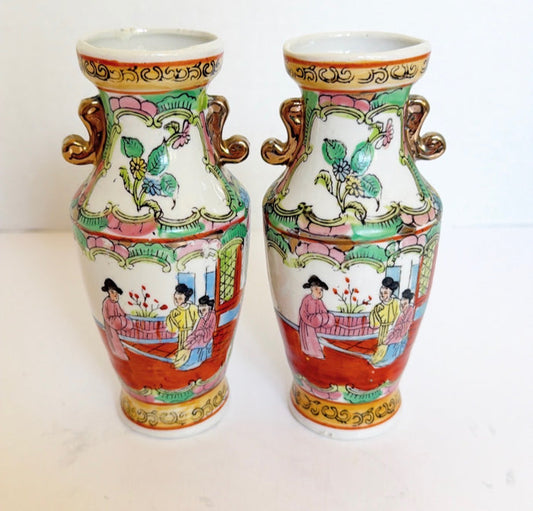 A7 - Pair of Rose Medallion Vases