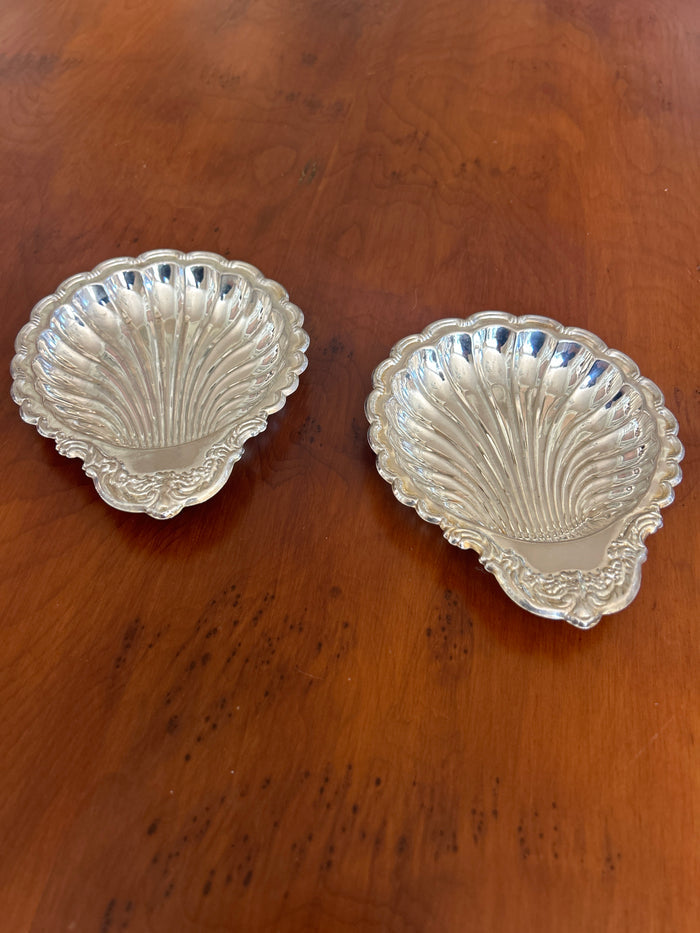 I3 - Pair of Shell Dishes